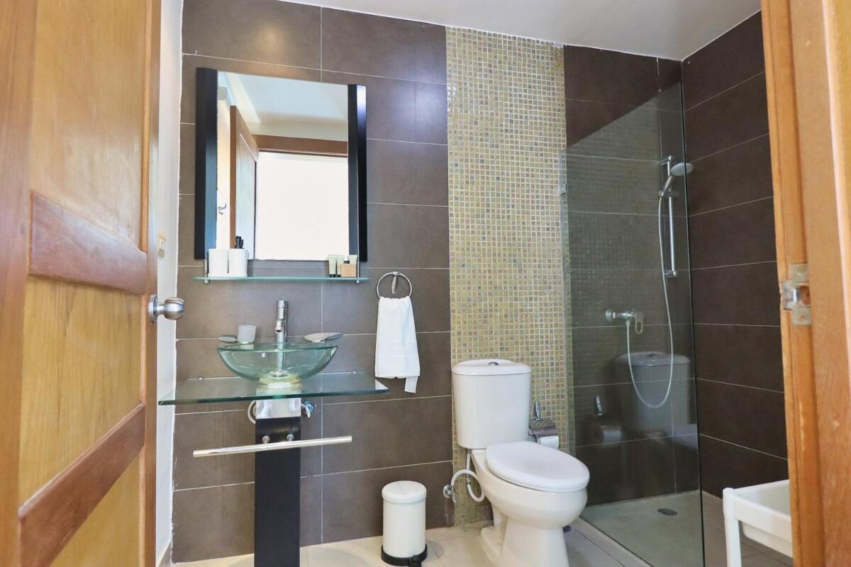 Charming Tsi With Spacious Interior Apartment *