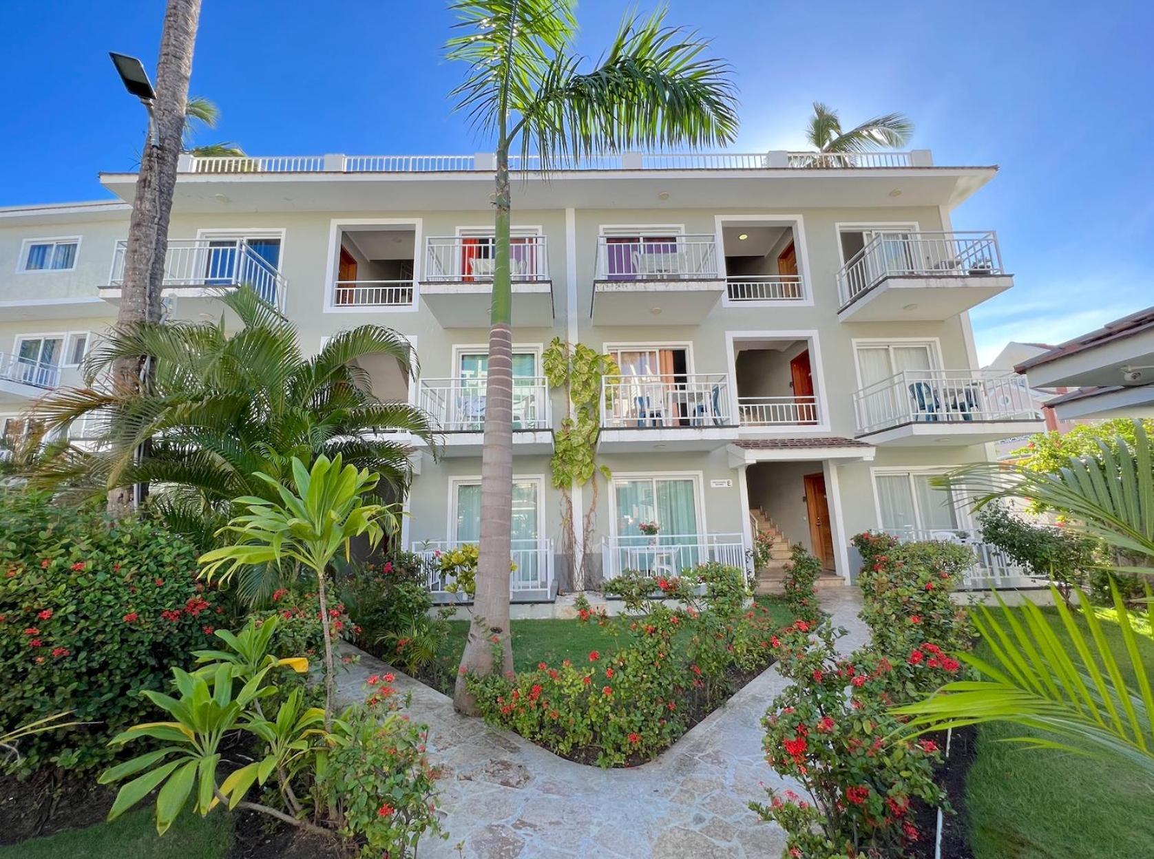 Hotel Serenity Playa Corales