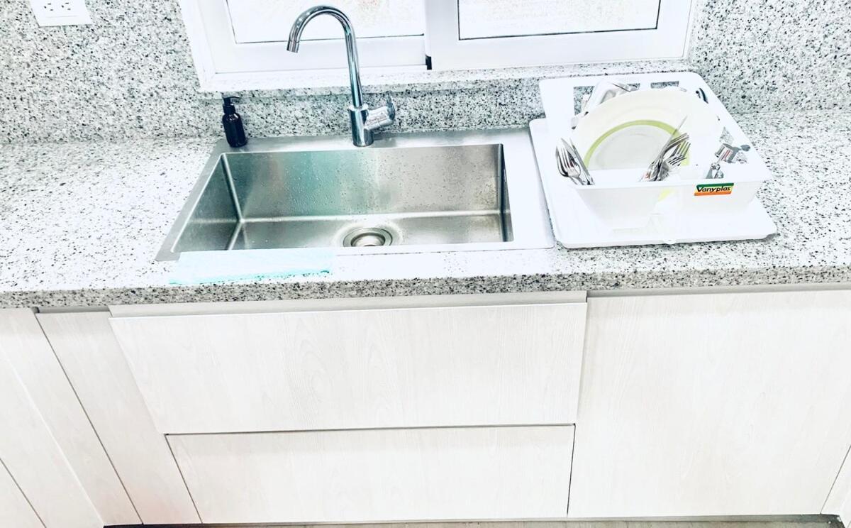 Luxurious Spacious 2-bedroom Apartment, Steps From Apartamento *