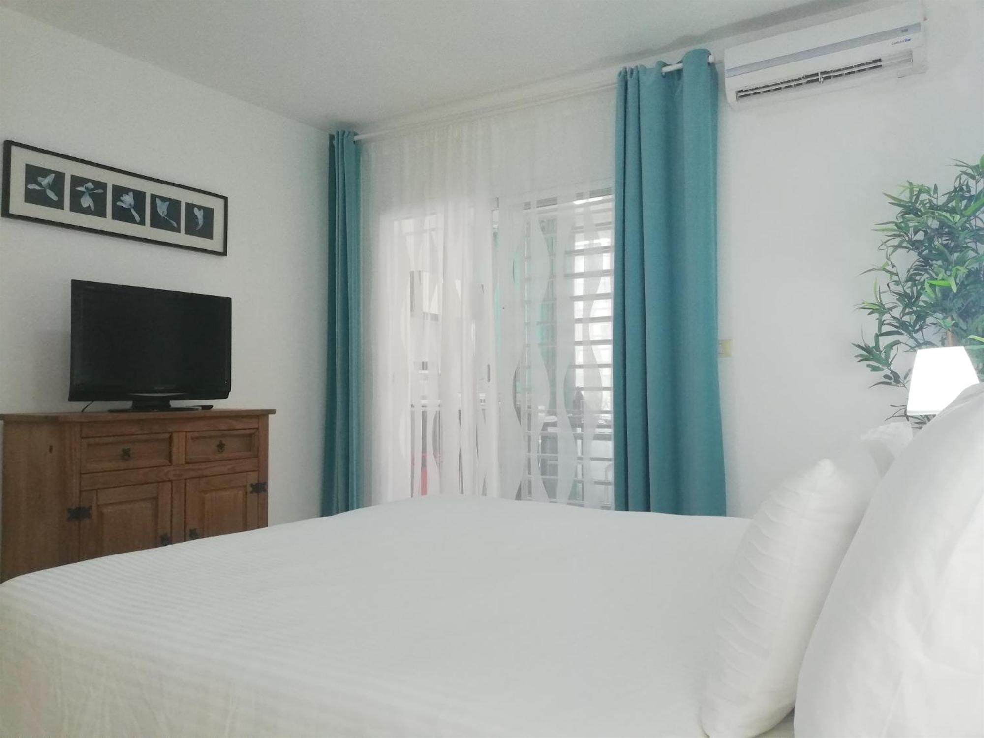 Apartahotel With Garden View *