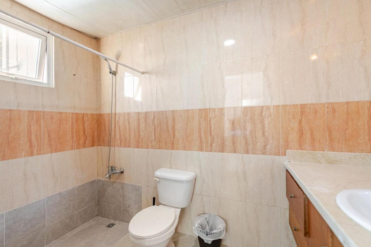 Apartamento King Size Bed With Pool - Beachside 2 Bedroom *