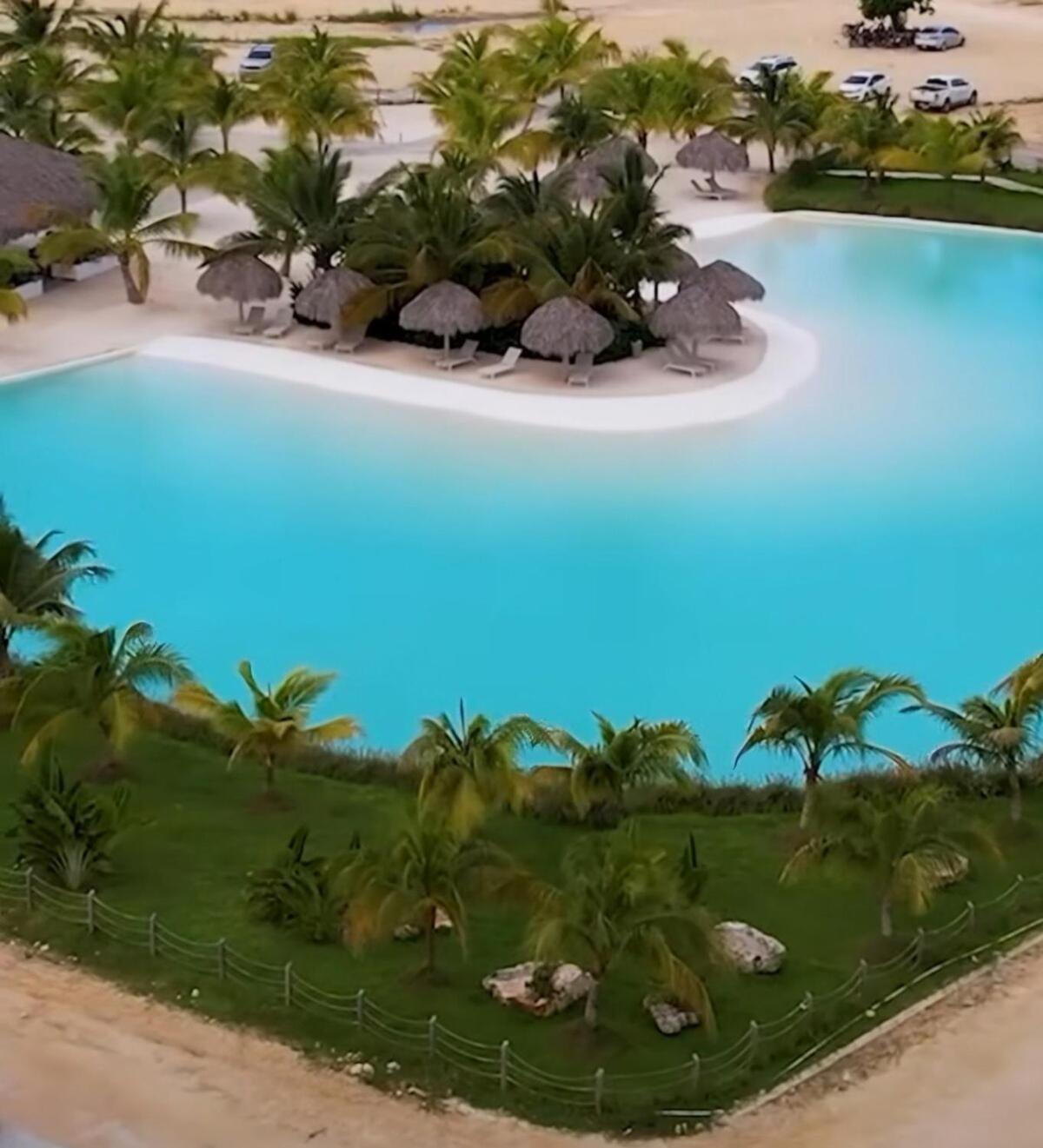 Holiday home Paradise Escape 201 2br Private Pool *