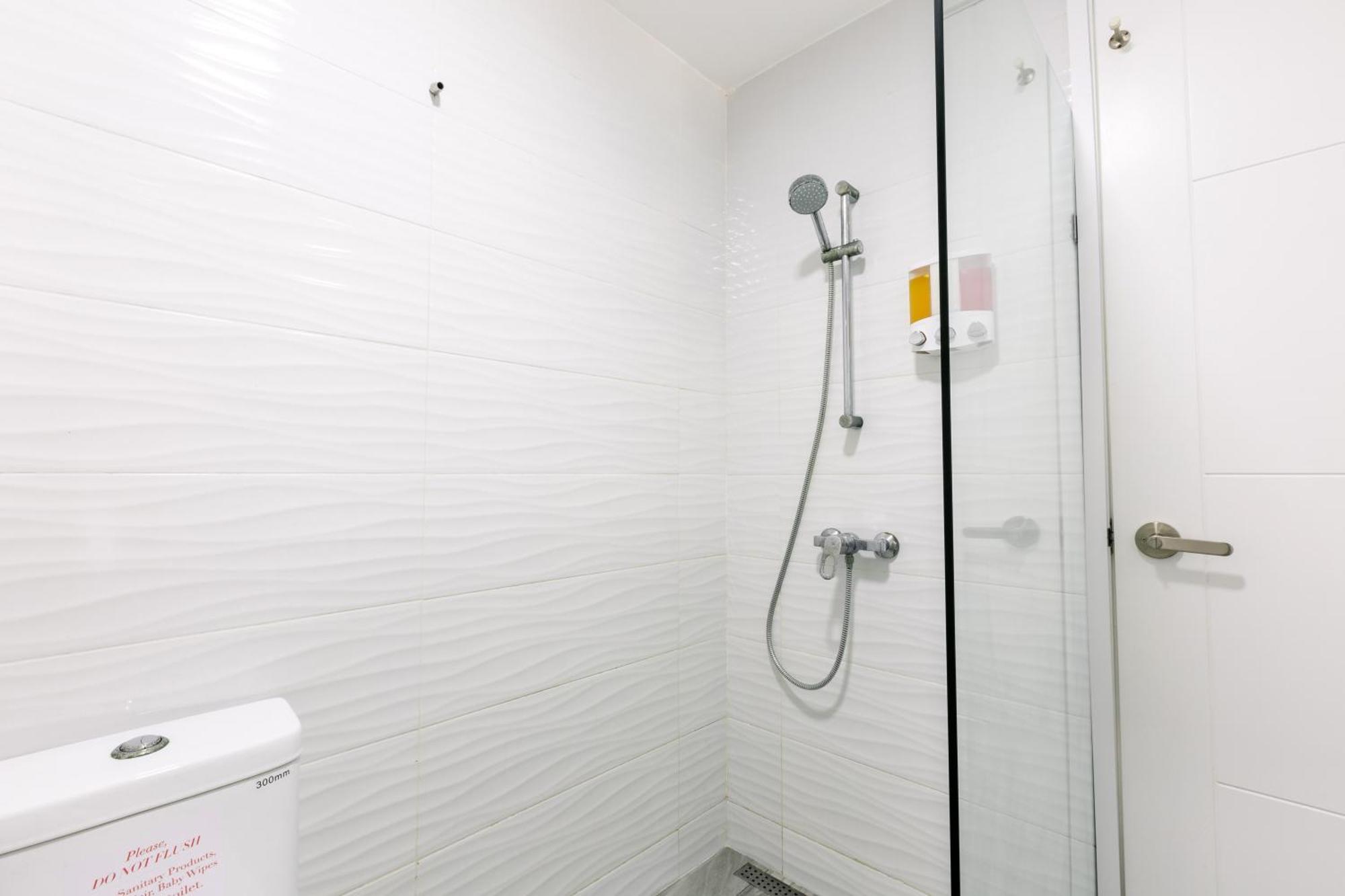 Aparthotel With Pool Access *