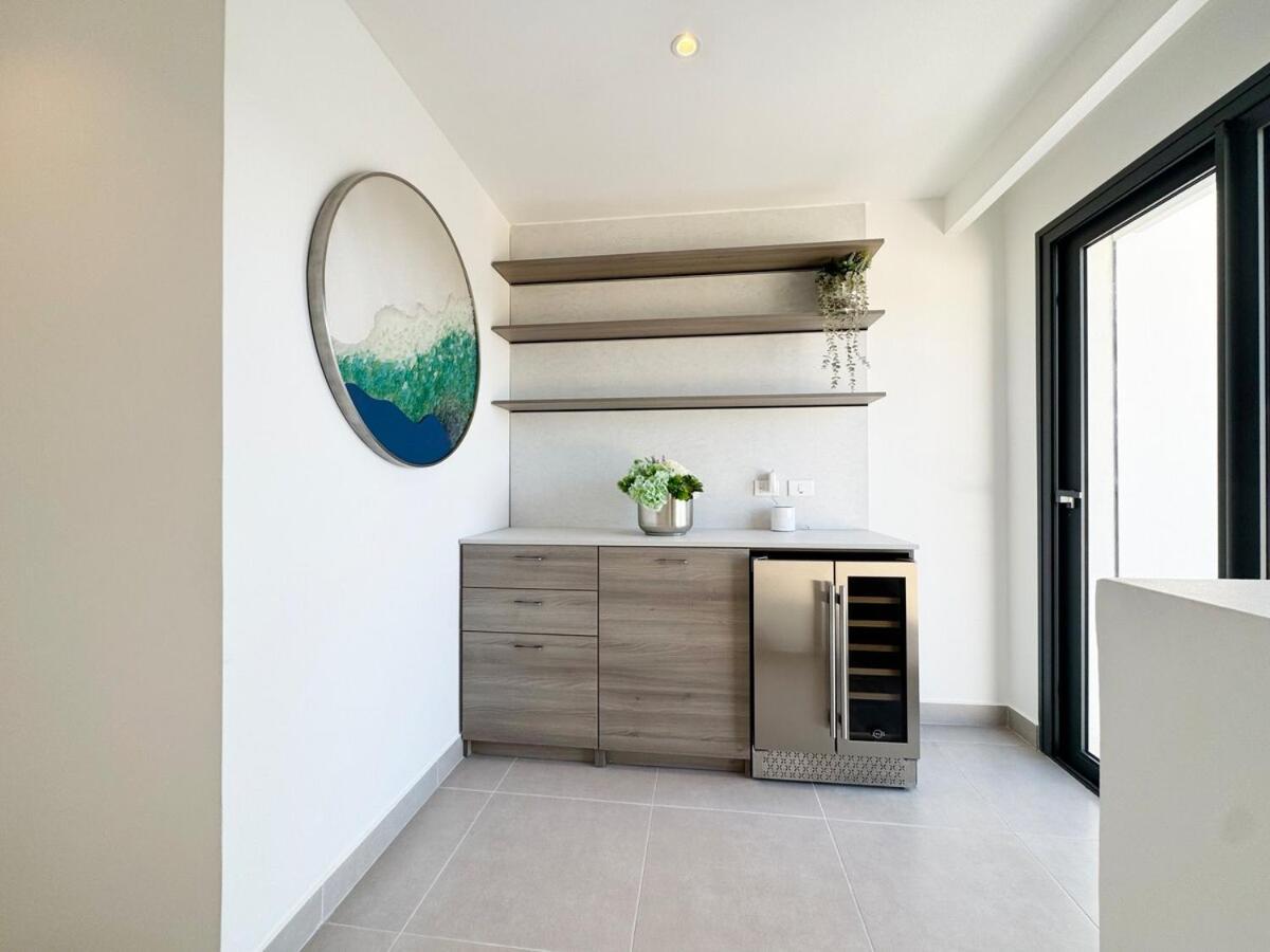 Luxury Penthouse With Panoramic Ocean View Apartment