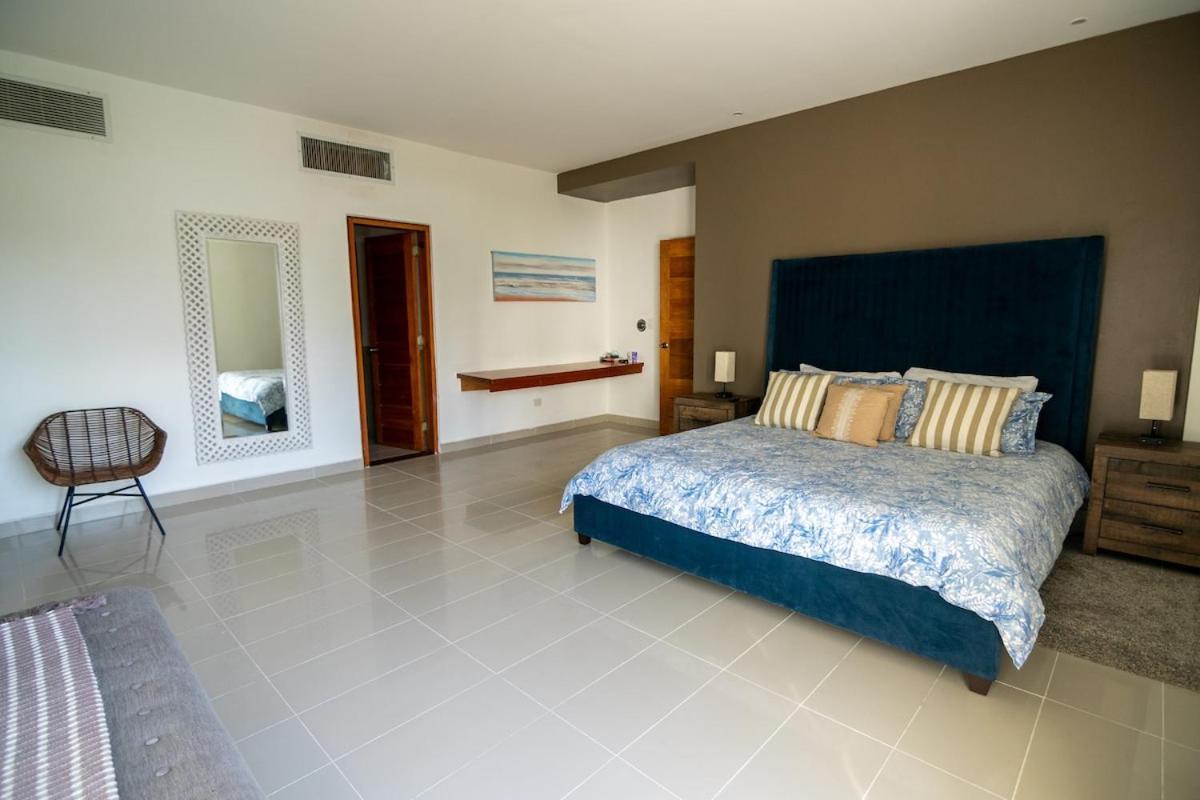 380sq Mts, 2 Stories Apt, Private Pool, Capcana