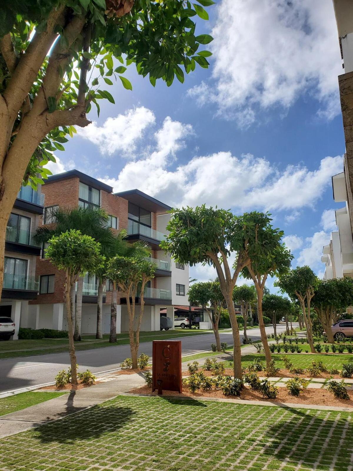 380sq Mts, 2 Stories Apt, Private Pool, Capcana *