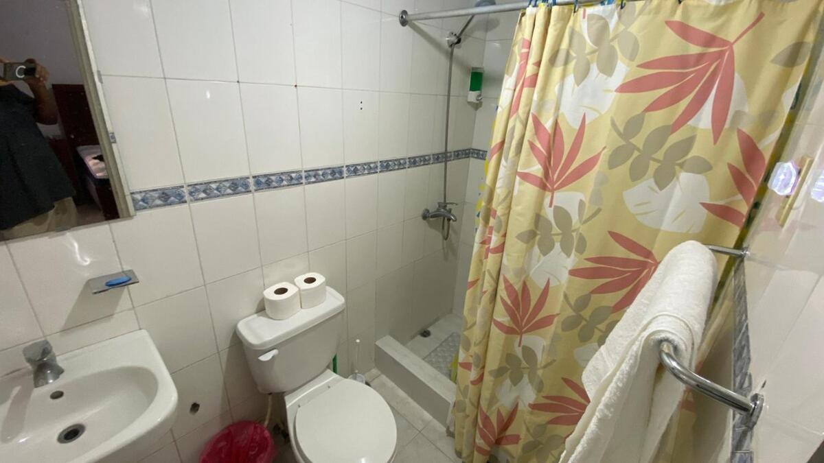Pool View First Floor 2 Bdrm Apartamento *