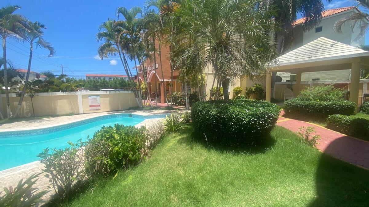 Pool View First Floor 2 Bdrm Apartamento
