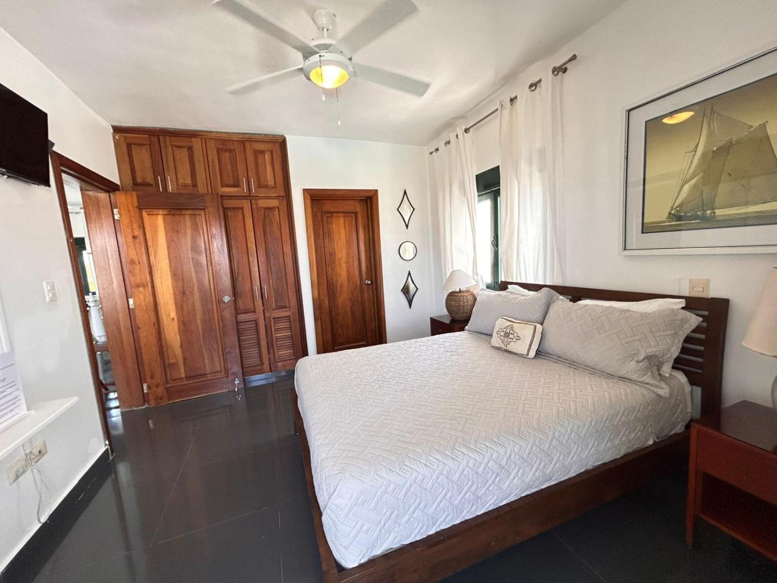 Stanza Mare 1 Bedroom 2br,3br On The