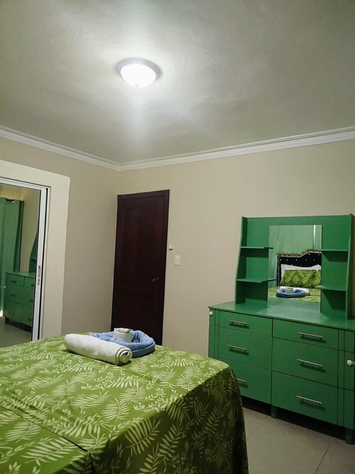 Nickerly & Jhova Share Apartamento