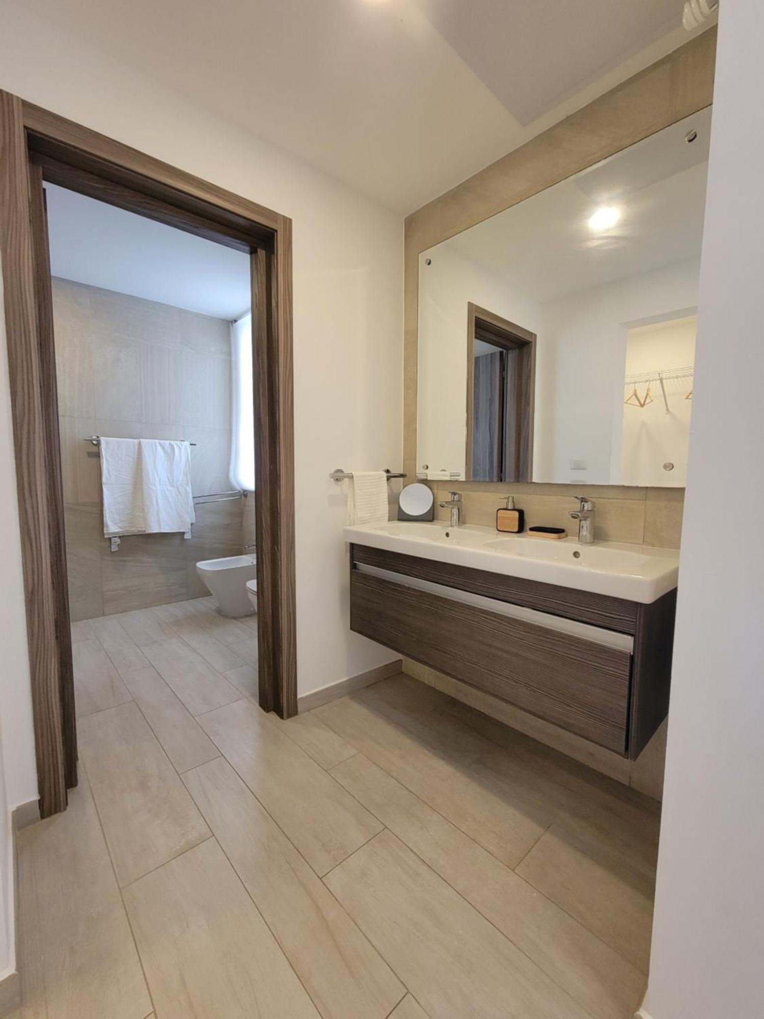 Modern 2bdr - Pool & Golf View Apartamento *