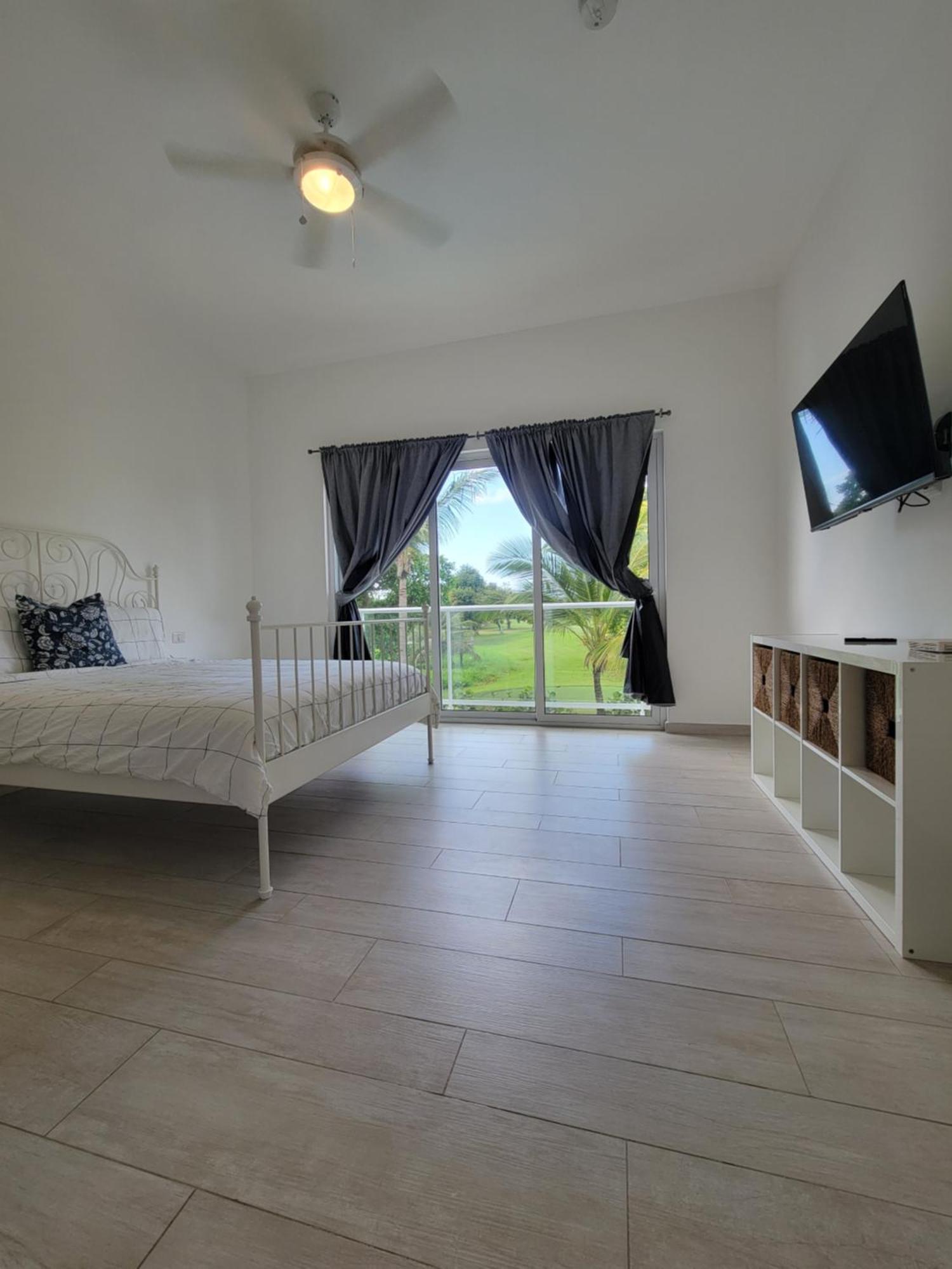 Apartamento Modern 2bdr - Pool & Golf View *