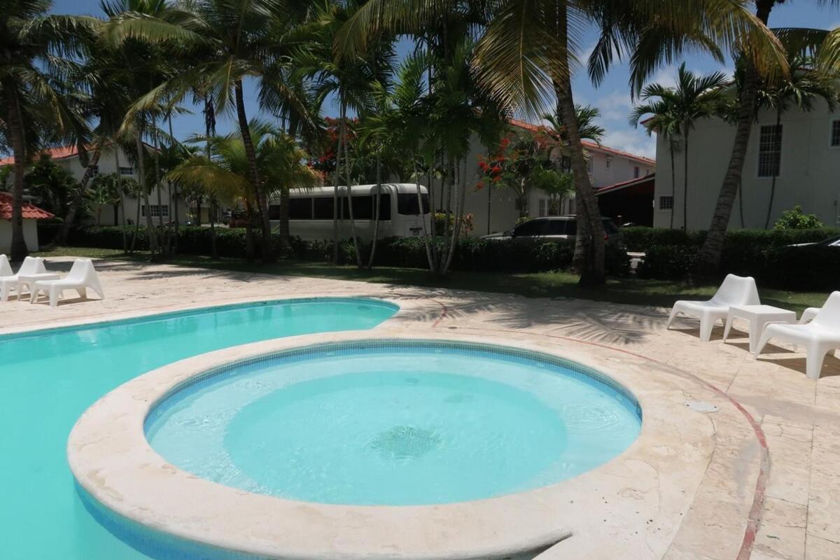 Gorgeous 3 Bed 2 And A Half Bath Nearby Beaches Villa
