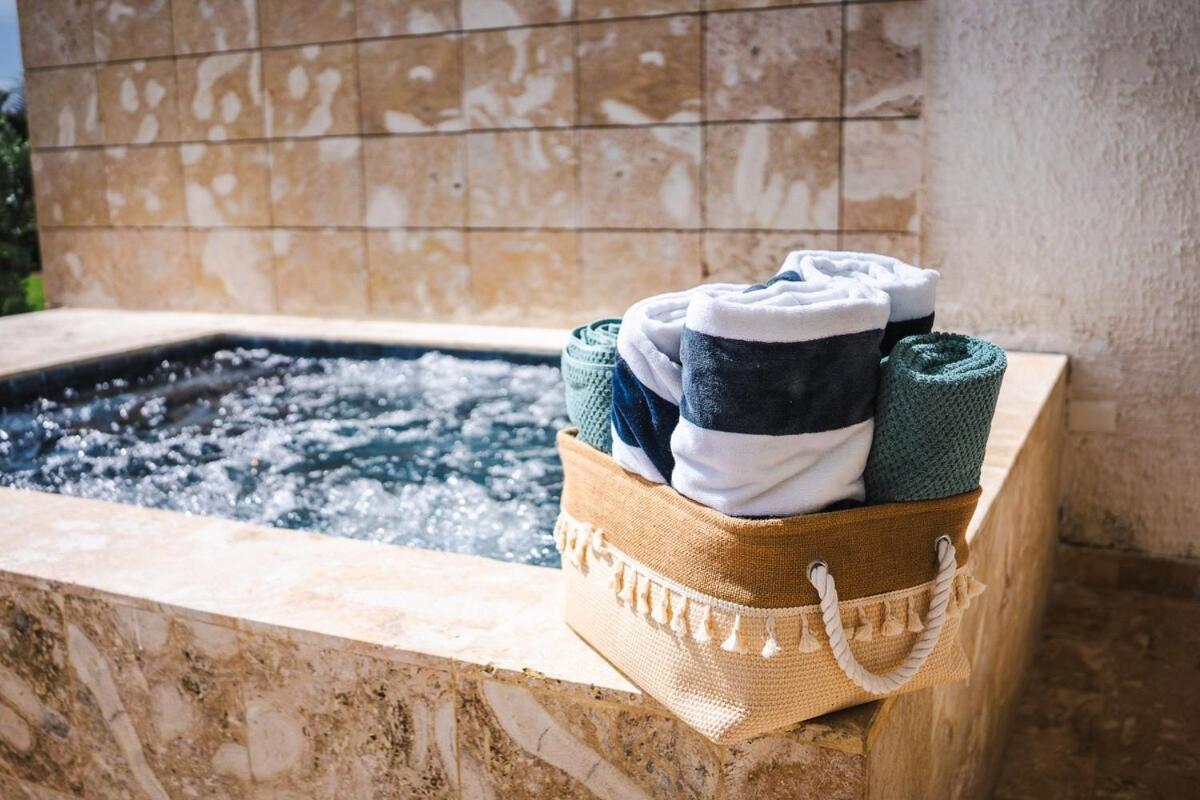 Beachfront With Hot Tub Apartamento *
