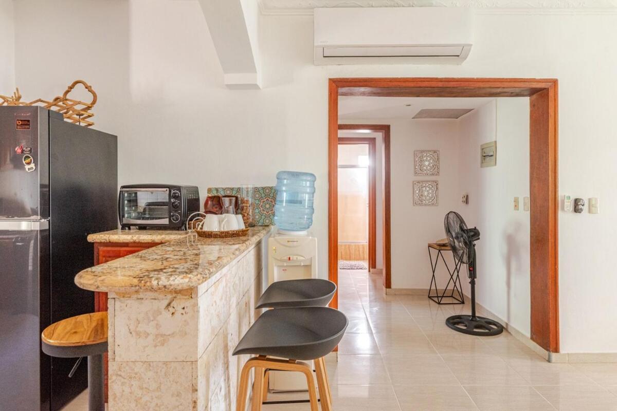 Spacious 2 Bedroom With Pool Close To Apartment *