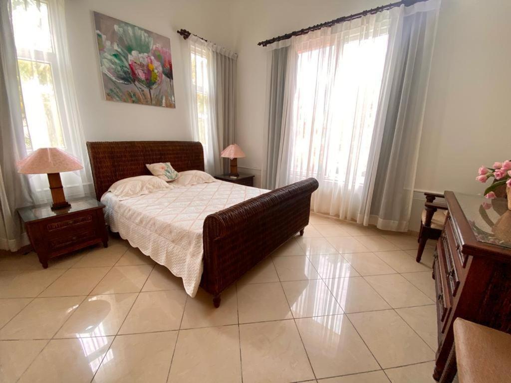 Private With Pool & Golf View Villa *