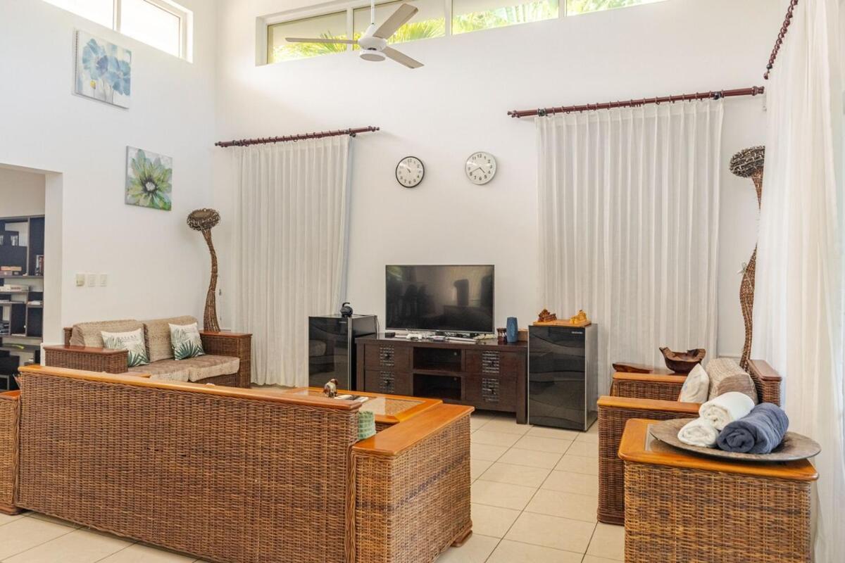 Private With Pool & Golf View Villa *