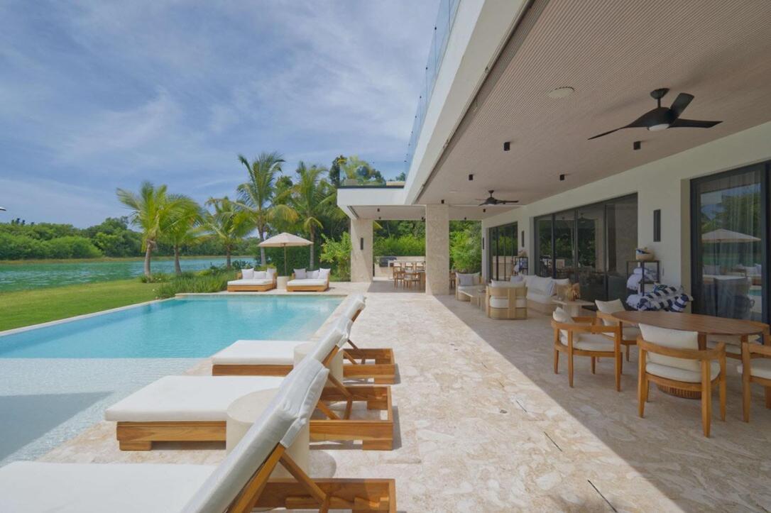 Holiday home Modern With Staff In Golf N *