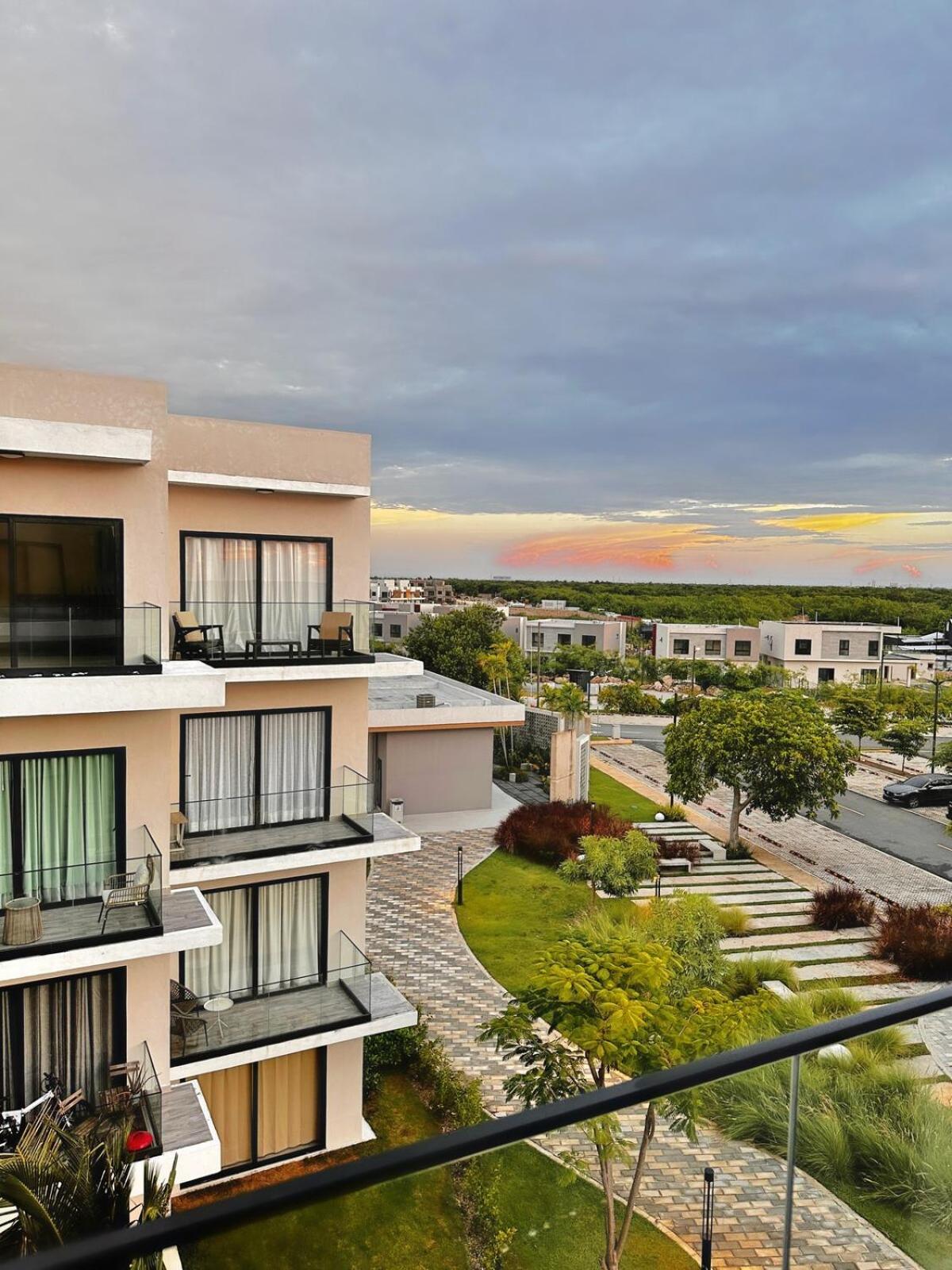 Tropical King Bed Artificial And Golf Course Apartamento *