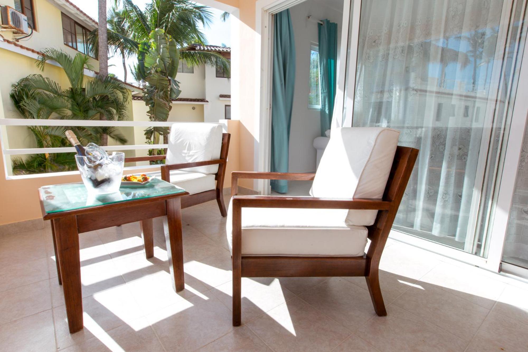 Dream Island & Ocean View Pool Playa Corales * Punta Cana