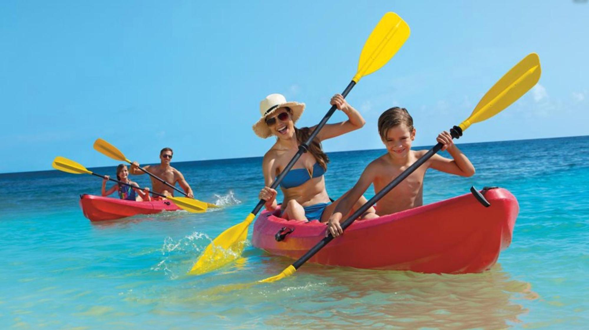 Aparthotel Serenara Studios And Suites - Los Corales Beach - Great Location With Many Restaurants *