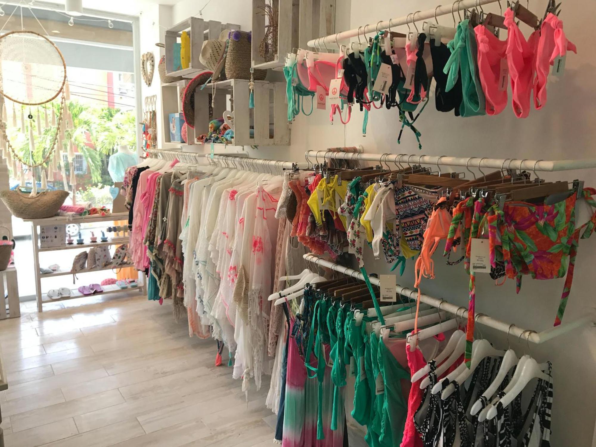 Aparthotel Serenara Studios And Suites - Los Corales Beach - Great Location With Many Restaurants