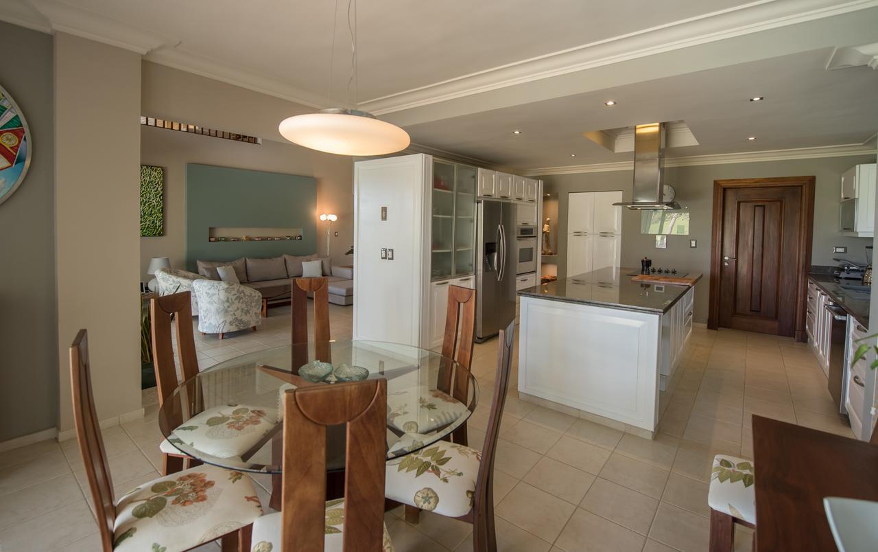 Villa Tortuga Bay, *