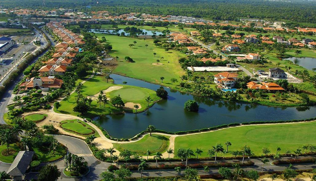 Cocotal Lake Village B102 - Golf Gated Community, Free Wi-fi Сasa de vacaciones
