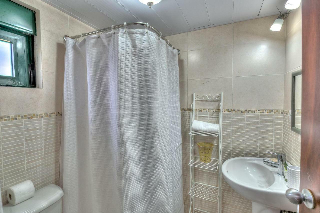 Apartamento Lovely With Direct Pool Access - Stanza Mare K-104 *
