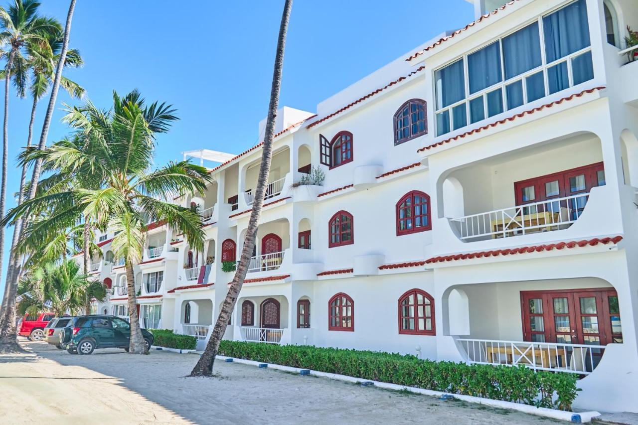 Flor Del Mar Beachfront Apartahotel