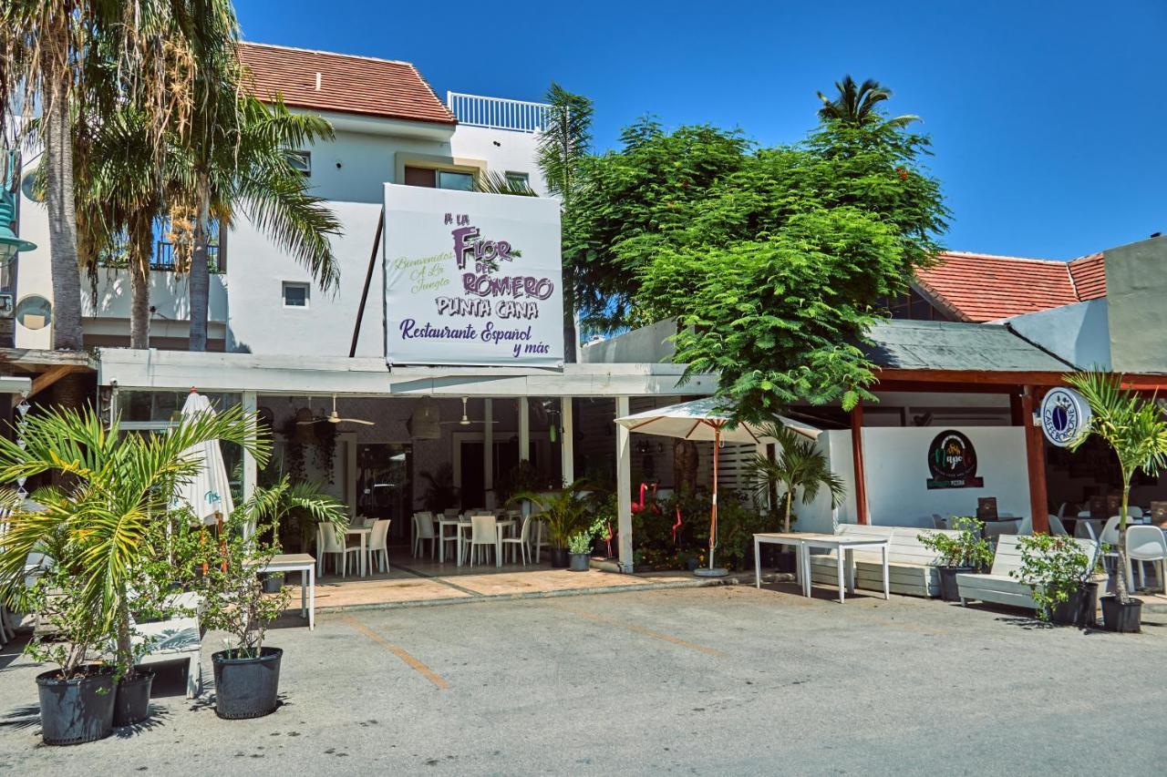 Flor Del Mar Beachfront Apartahotel 3*