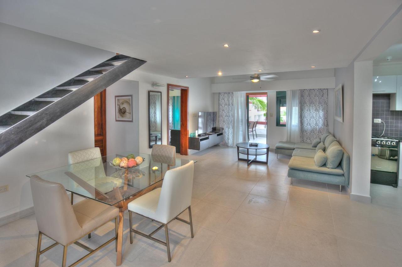 Feel The Ocean Breeze From Alluring Beachfront - D302 Apartamento