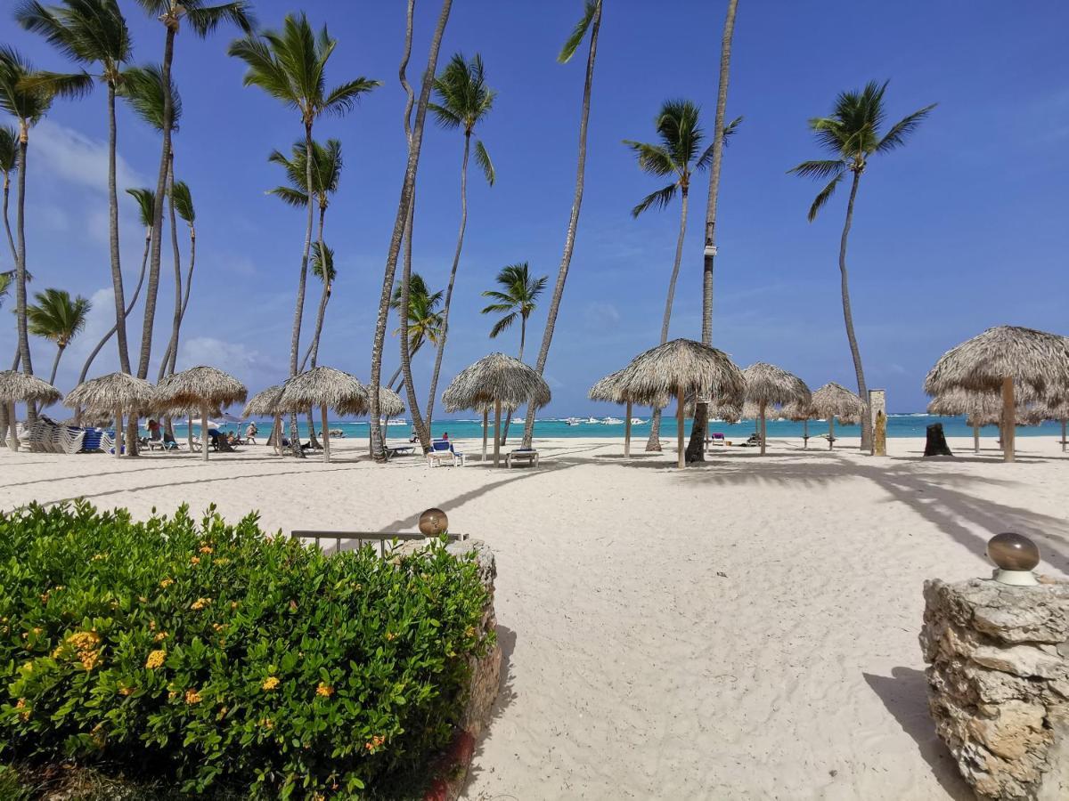 Beach Caribbean White Sand & Ocean Villa