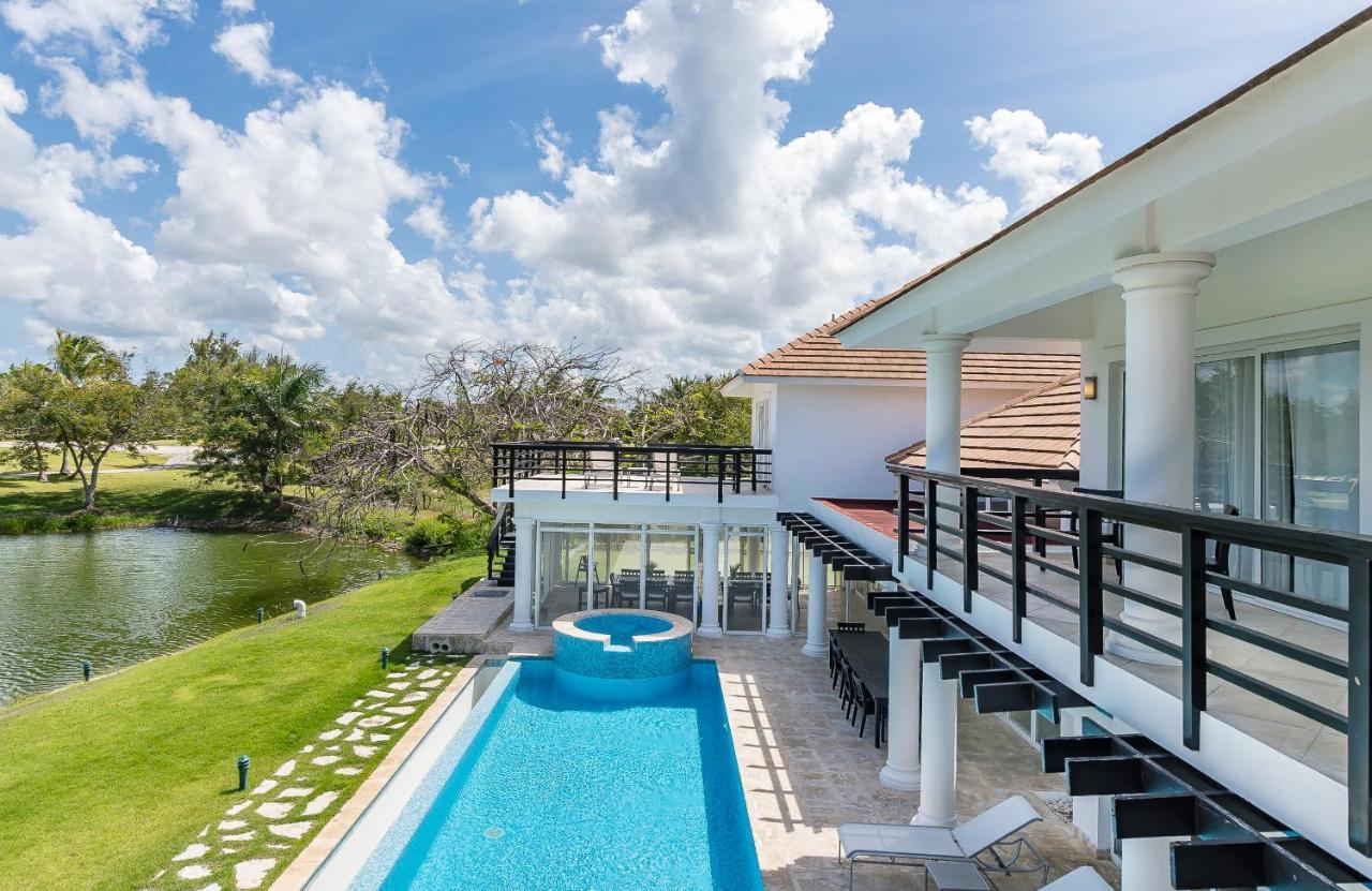 Pool View With Jacuzzi & Chef At Cocotal Golf & Country Club Villa