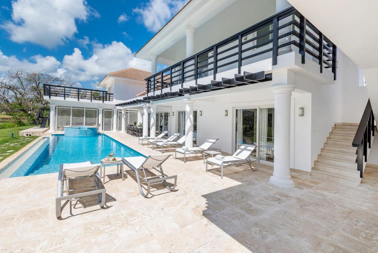 Pool View With Jacuzzi & Chef At Cocotal Golf & Country Club Villa