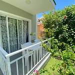 Relax Studios Deluxe Tropical Wifi Pool Parking