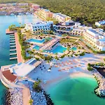 TRS Cap Cana Hotel