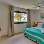 Stylish And Spacious Penthouse With Bbq And Picuzi