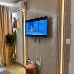 Lovely 3 Bedroom Condo Near Downtown And Foodies