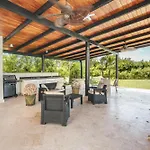 Bungallow With 3Br Pool And Bbq In Green Village