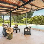 Bungallow With 3Br Pool And Bbq In Green Village