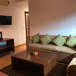 Las Flores Apartments