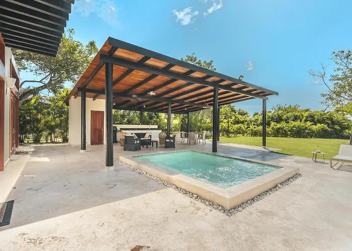 Bungallow With 3Br Pool And Bbq In Green Village
