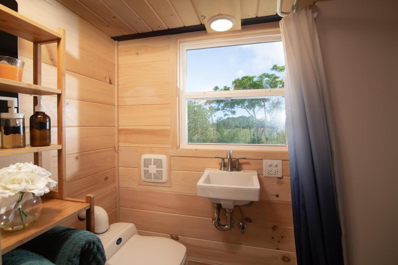 New!! Tropical Tiny Sanctuary-tiny Near Сasa de vacaciones *