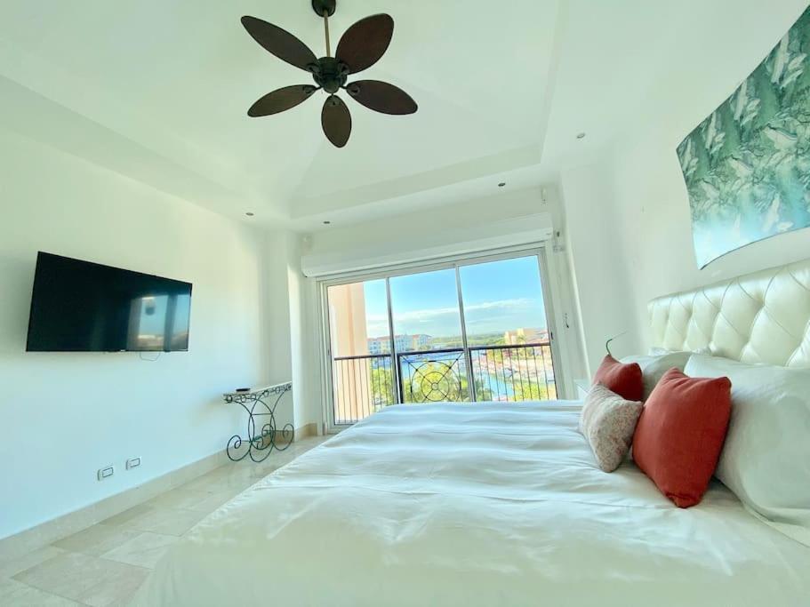 Apartment Beachfront Luxury Pent-house At Aquamarina Capcana