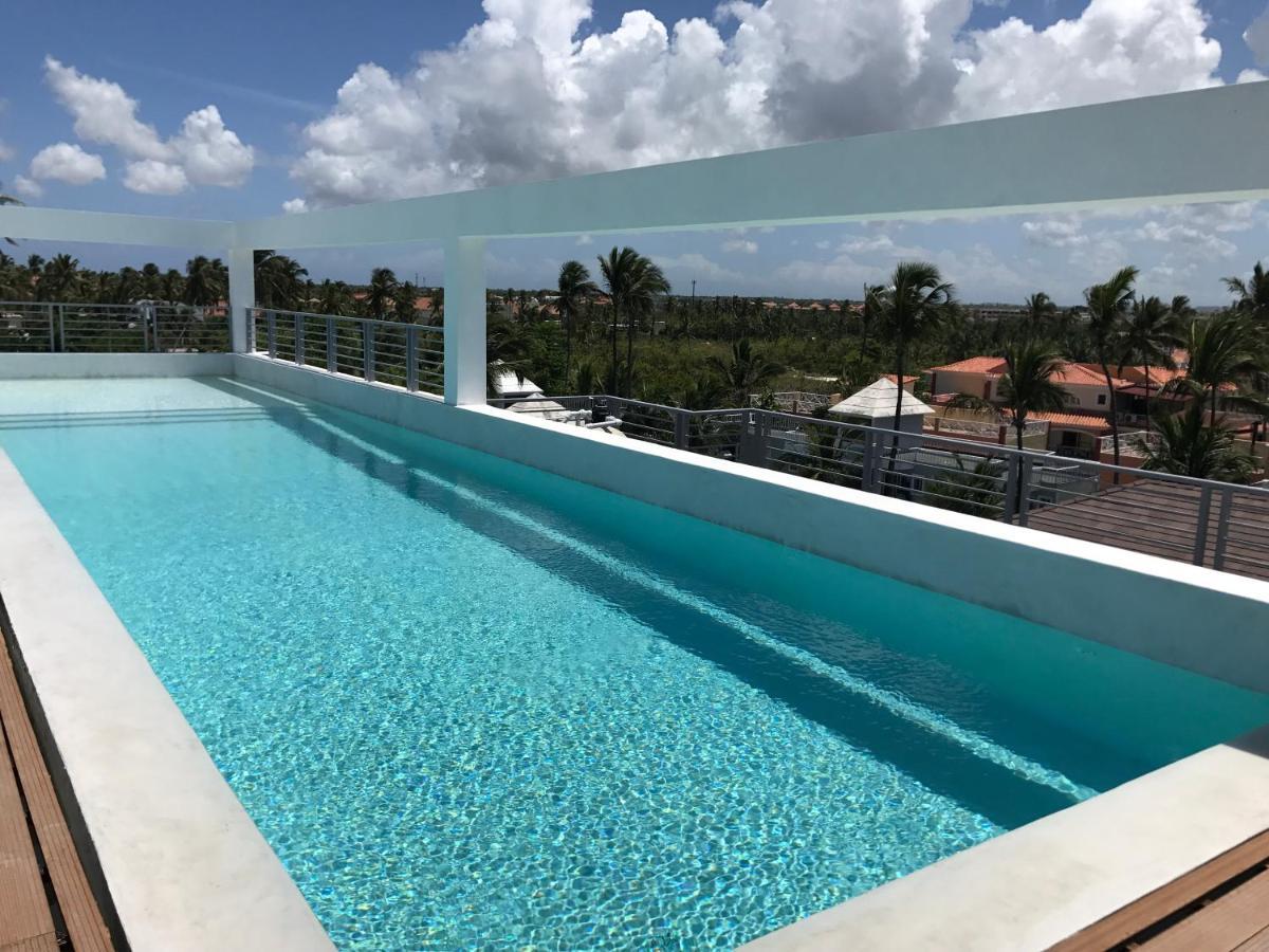 Olas De Puntacana Rooftop Pool Hotel
