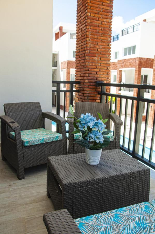 Apartamento Beautiful & Comfortable Steps To The Beach Pool View