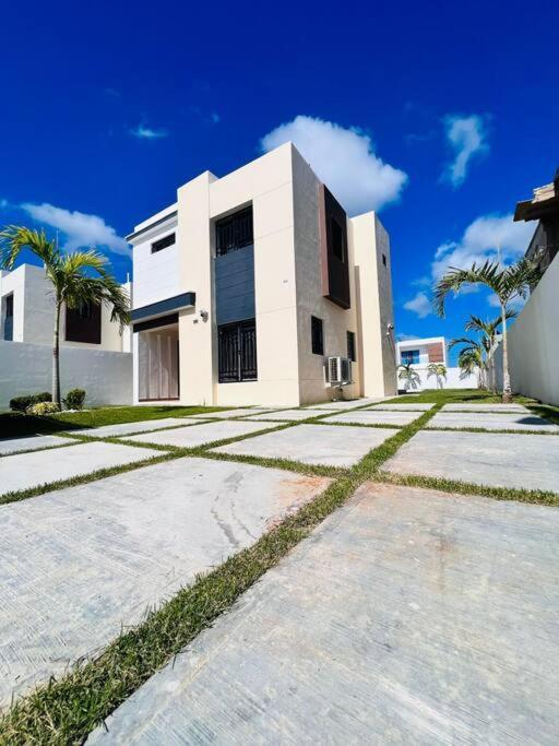 Villa Modern In - Moderna *