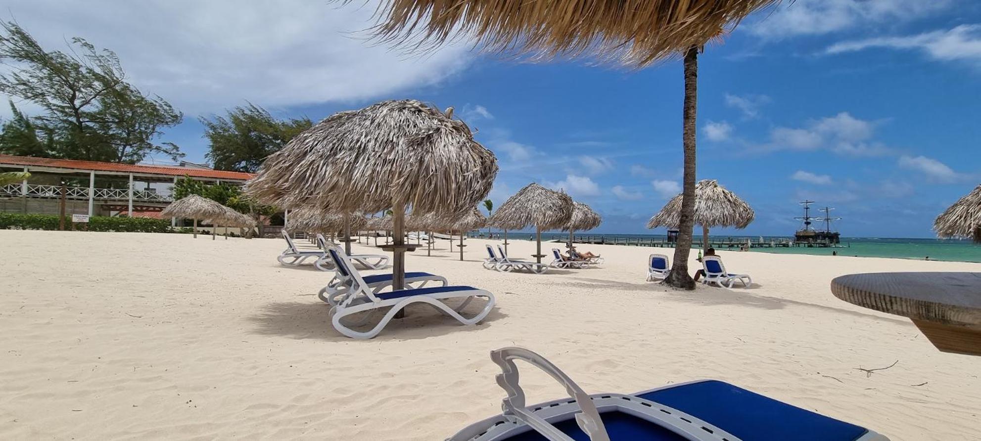 Stanza Mare B-201, Front Bavaro,,best View, Fully Equipped, Private Beach, 3-r 3-b, Bavaro, Apartamento