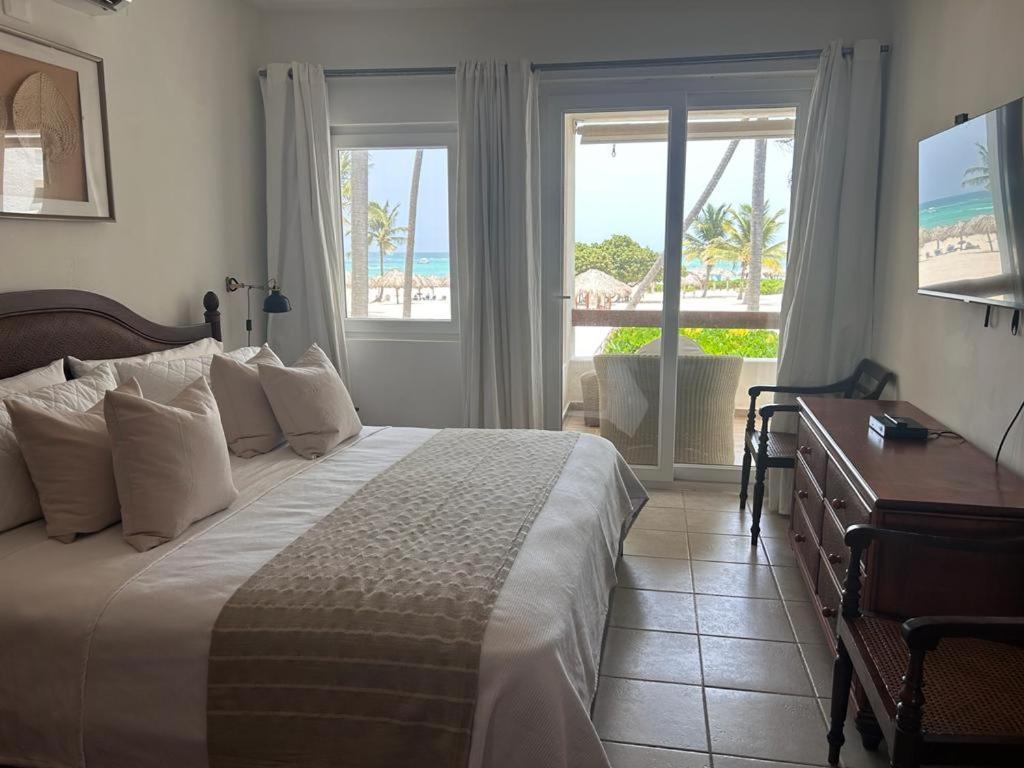 Apartamento Stanza Mare B-201, Front Bavaro,,best View, Fully Equipped, Private Beach, 3-r 3-b, Bavaro, *